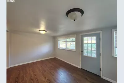 103 Bidwell St, Moro, OR 97039 - Photo 4