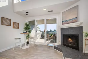 178 N Hayden Bay Dr, Portland, OR 97217 - Photo 10