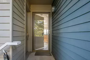 178 N Hayden Bay Dr, Portland, OR 97217 - Photo 4