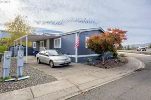 252 Wenaha Ln, Roseburg, OR 97471 - Photo 2