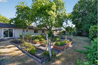 844 NE Baldwin Dr, Hillsboro, OR 97124 - Photo 30