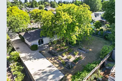 844 NE Baldwin Dr, Hillsboro, OR 97124 - Photo 34