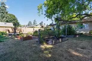 844 NE Baldwin Dr, Hillsboro, OR 97124 - Photo 32