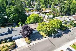 844 NE Baldwin Dr, Hillsboro, OR 97124 - Photo 36