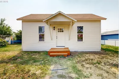 711 Robbins St, Milton-Freewater, OR 97862 - Photo 1