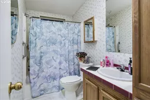 2380 SW Phlox Pond Dr, Redmond, OR 97756 - Photo 16