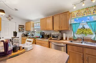 736 Penny Ln, Riddle, OR 97469 - Photo 24