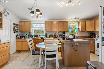 736 Penny Ln, Riddle, OR 97469 - Photo 16