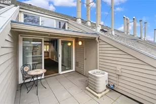194 N Hayden Bay Dr, Portland, OR 97217 - Photo 16