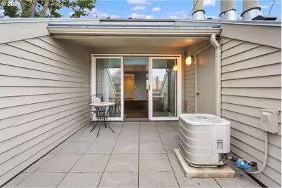 194 N Hayden Bay Dr, Portland, OR 97217 - Photo 16