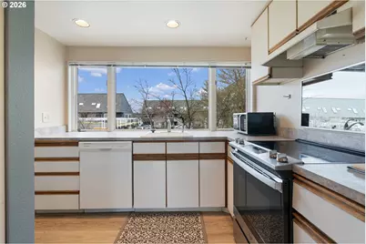 194 N Hayden Bay Dr, Portland, OR 97217 - Photo 28