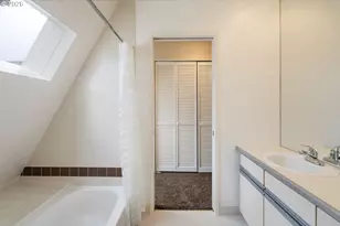 194 N Hayden Bay Dr, Portland, OR 97217 - Photo 26