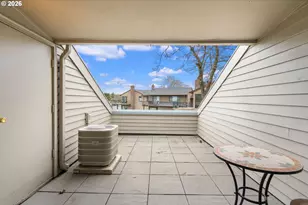 194 N Hayden Bay Dr, Portland, OR 97217 - Photo 14