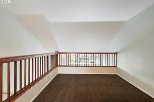 194 N Hayden Bay Dr, Portland, OR 97217 - Photo 18