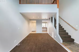 194 N Hayden Bay Dr, Portland, OR 97217 - Photo 14