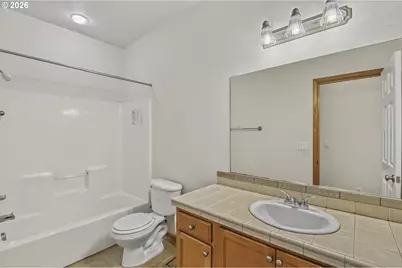2132 SE 143rd Ave, Portland, OR 97233 - Photo 14