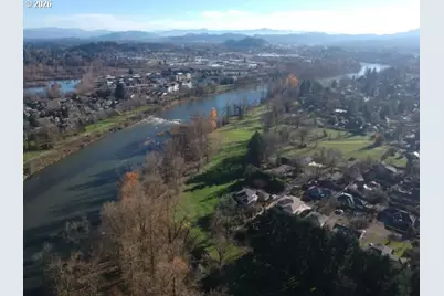 260 Greenleaf Ave, Eugene, OR 97404 - Photo 2