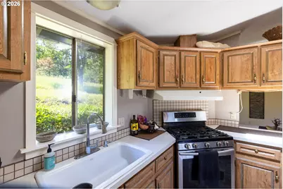 5090 Binns Hill Dr, Hood River, OR 97031 - Photo 22