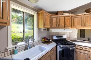 5090 Binns Hill Dr, Hood River, OR 97031 - Photo 22