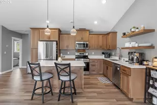 200 Red Hawk Dr, Castle Rock, WA 98611 - Photo 12