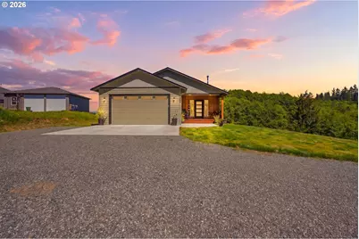 200 Red Hawk Dr, Castle Rock, WA 98611 - Photo 2