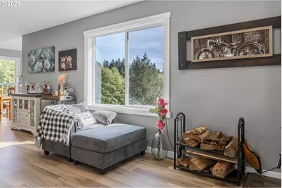 200 Red Hawk Dr, Castle Rock, WA 98611 - Photo 8