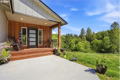 200 Red Hawk Dr, Castle Rock, WA 98611 - Photo 2