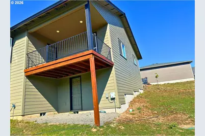 200 Red Hawk Dr, Castle Rock, WA 98611 - Photo 32