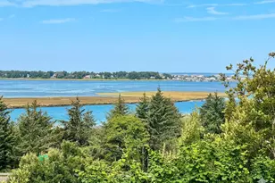 153 S Wells Dr, Lincoln City, OR 97367 - Photo 4