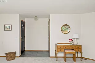2391 N Kamiakan Dr, Cornelius, OR 97113 - Photo 2