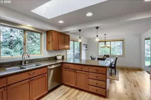 1105 Marylhurst Dr, West Linn, OR 97068 - Photo 8