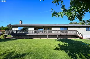 10 Ridgewood Dr, Roseburg, OR 97471 - Photo 2