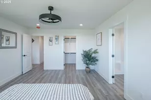 36953 Victory Dr, Lebanon, OR 97355 - Photo 14