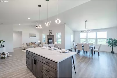 36953 Victory Dr, Lebanon, OR 97355 - Photo 10