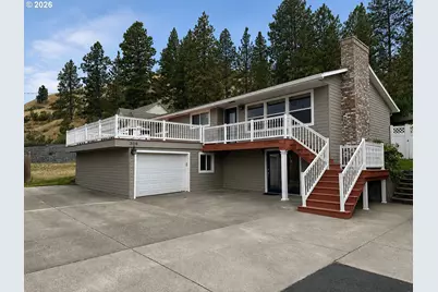 306 B Ave, La Grande, OR 97850 - Photo 1