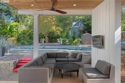 8444 SW 58th Ave, Portland, OR 97219 - Photo 36