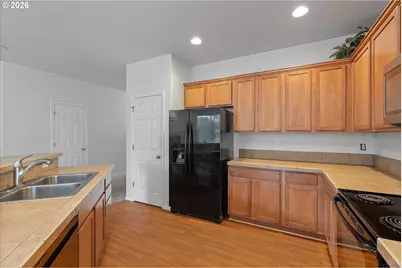 15591 SW Stone Ridge Cir, Beaverton, OR 97007 - Photo 10