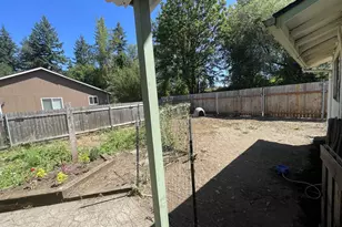 1398 Poplar St, Sweet Home, OR 97386 - Photo 16