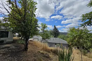 1739 NE Malheur Ave NE, Roseburg, OR 97470 - Photo 6