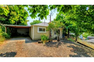 1739 NE Malheur Ave NE, Roseburg, OR 97470 - Photo 1