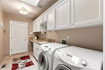 6300 SE Norma Cir, Milwaukie, OR 97267 - Photo 20