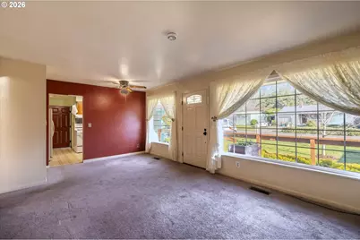 2035 Juniper Ave, Coos Bay, OR 97420 - Photo 8