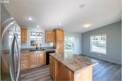 830 N Main St, Mount Angel, OR 97362 - Photo 16