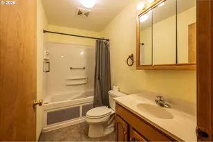 1376 D St, Coos Bay, OR 97420 - Photo 34