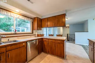 1376 D St, Coos Bay, OR 97420 - Photo 18