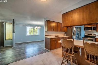 1376 D St, Coos Bay, OR 97420 - Photo 10