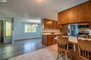 1376 D St, Coos Bay, OR 97420 - Photo 10