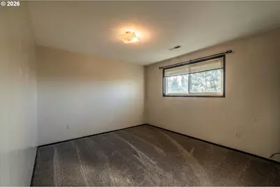 1376 D St, Coos Bay, OR 97420 - Photo 24