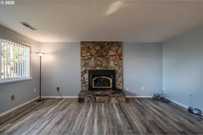 1376 D St, Coos Bay, OR 97420 - Photo 24