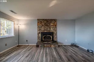 1376 D St, Coos Bay, OR 97420 - Photo 24